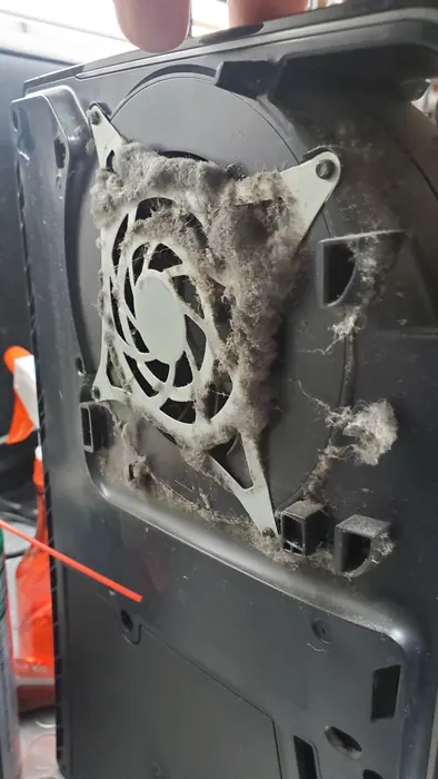 Ventilador de PS5 obstruido por polvo